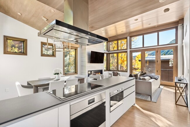 Photo - 522 Spruce St