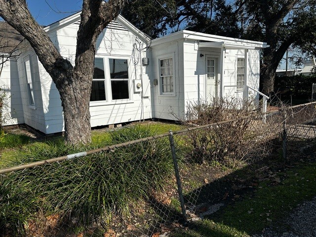 Photo - 14742 Hempstead Rd