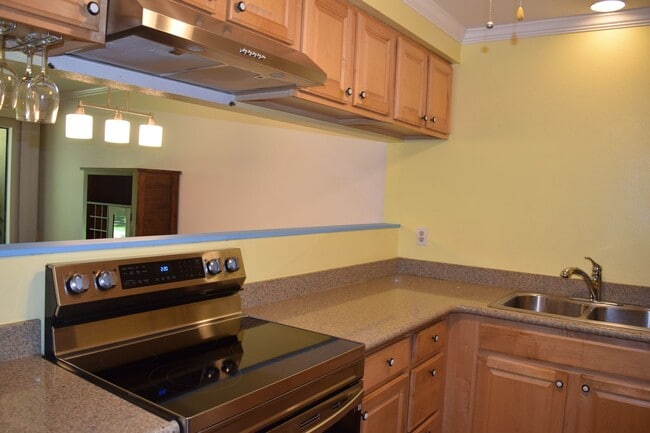 Photo - Maui Gardens 2 bedroom 1.5 bath ground floor unit. Available Now.