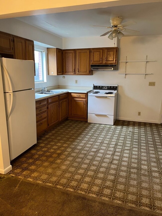 Photo - 100 Woodland Rd Unit 3