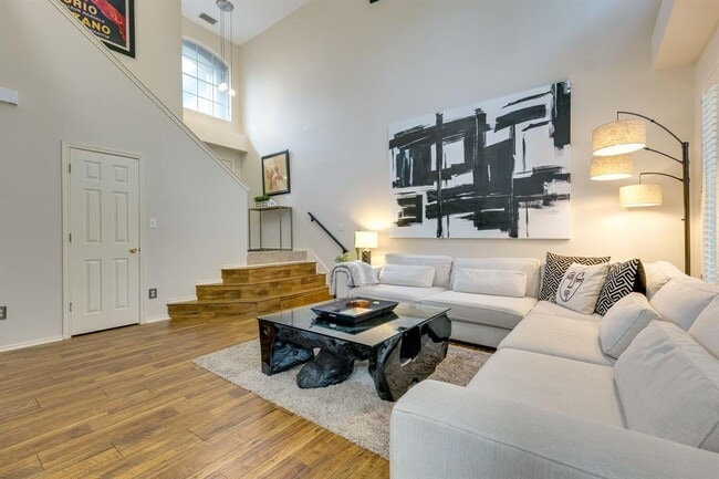 Building Photo - 4501 Whispering Valley Dr Unit 3