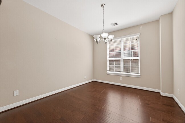 Photo - 3002 Overbrook Meadow Ln