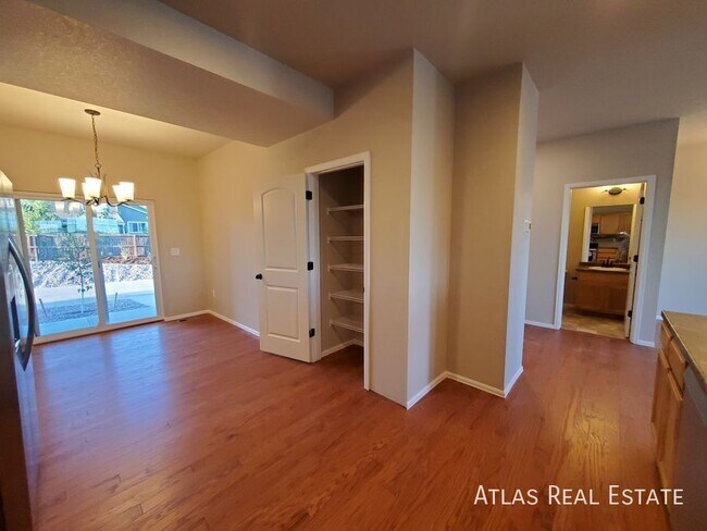 Photo - 708 Finch Dr