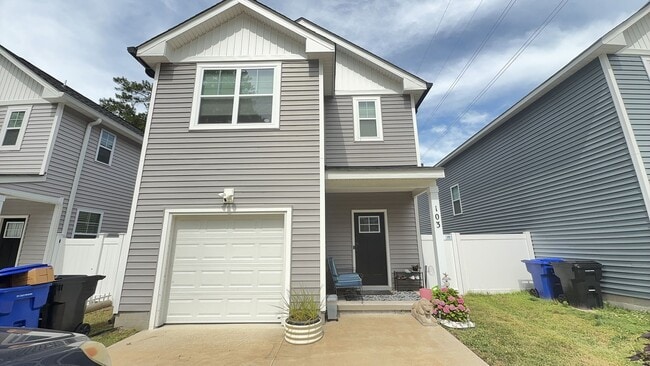 Building Photo - Modern 4-Bedroom Virginia Beach Home Near Town Center!