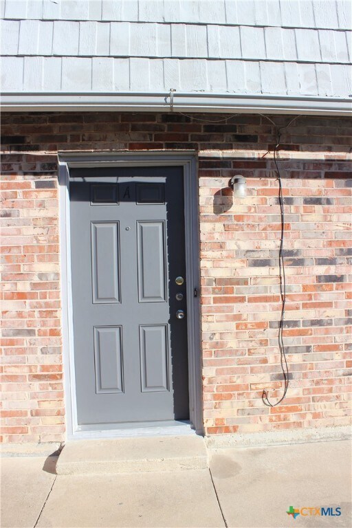 Photo - 1303 Wales Dr