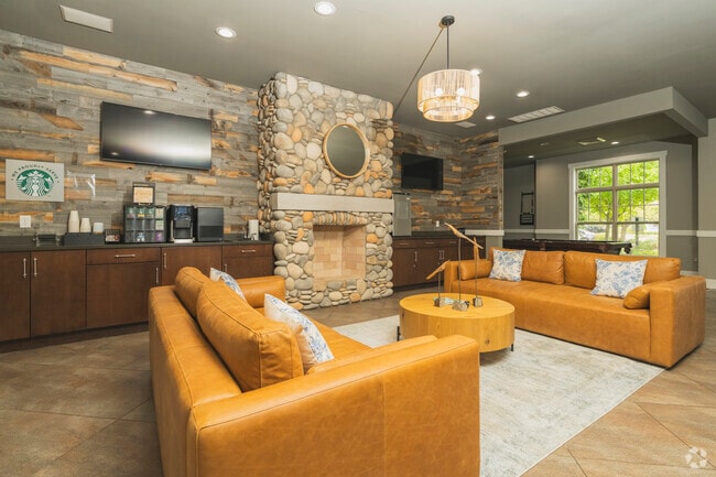 Clubhouse - Prairie Lakes