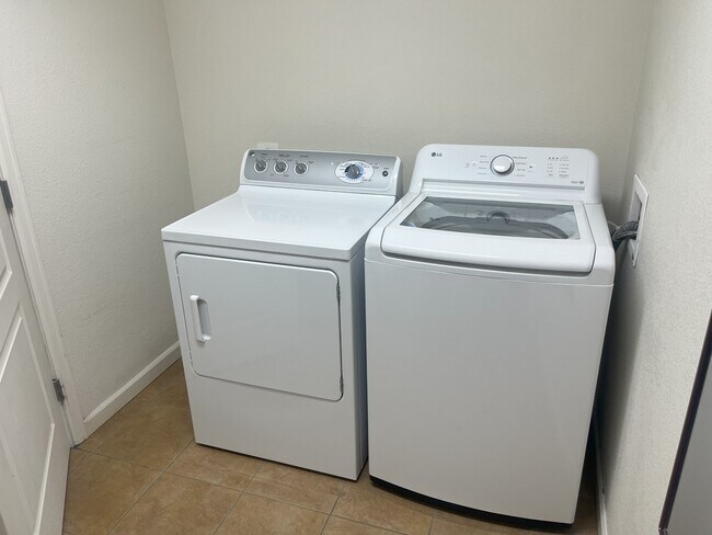 Photo - 612 River View Dr