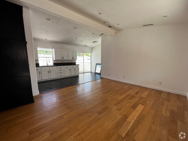 Building Photo - 14397 Busby Dr Rental