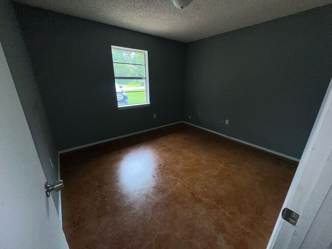 Photo - 12122 Michael St