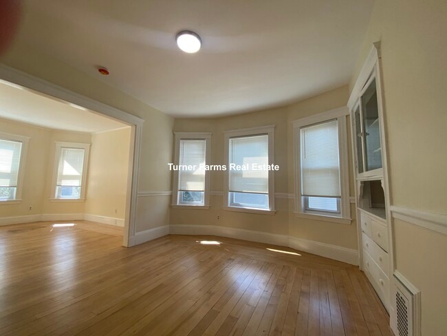 Building Photo - 65 Wareham St Unit 1 Rental