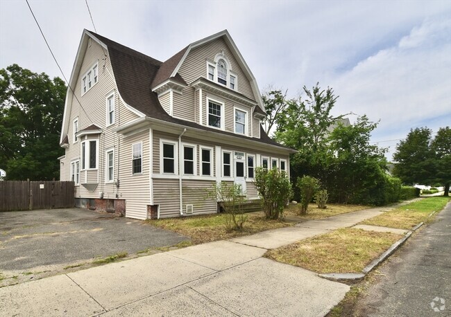 Building Photo - 1103 Worcester St Rental