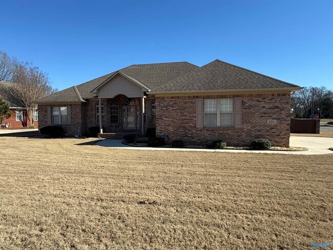 Building Photo - 101 Willowmere Cir