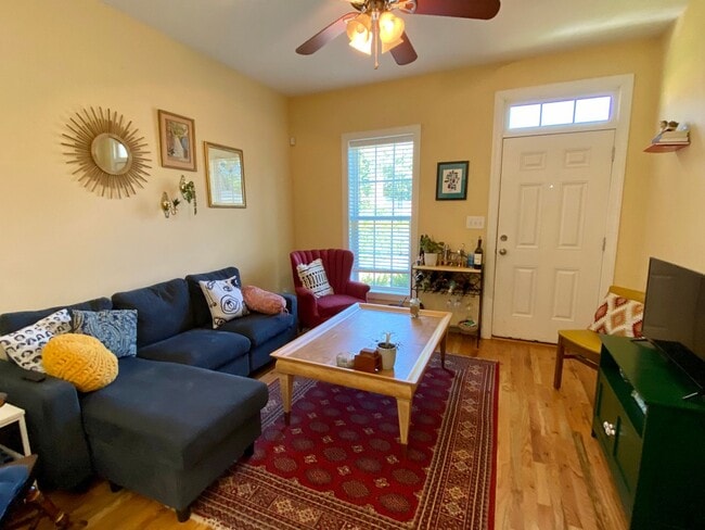 Photo - 3925 Lexington Dr