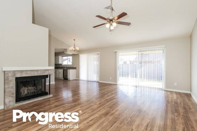 Photo - 8421 W Windrose Dr
