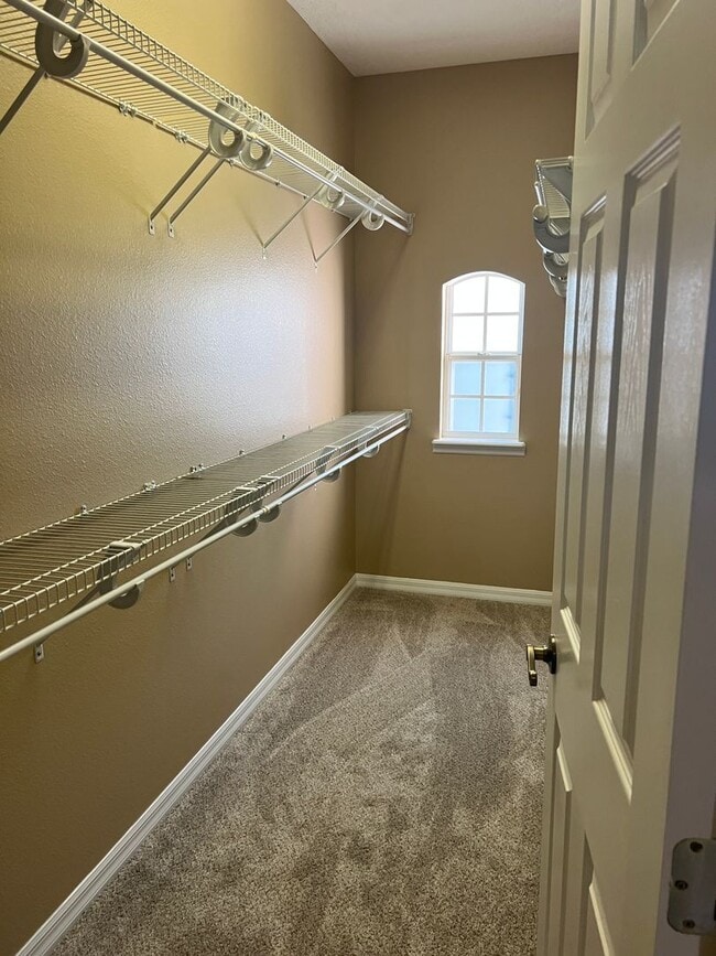 Photo - 2/2.5 Townhome in desirable Barclay Reserve!