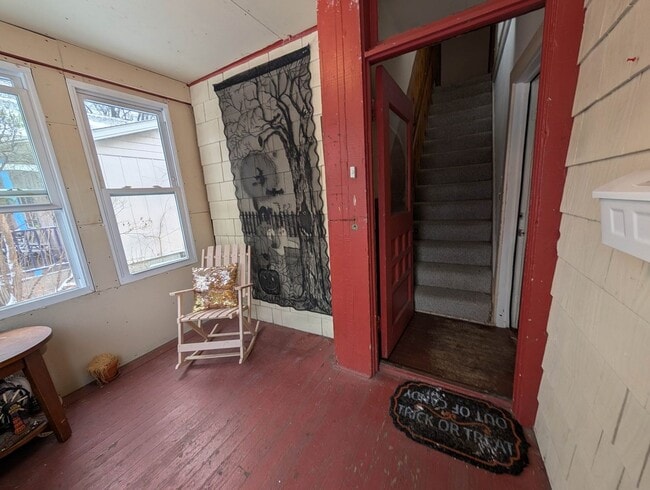 Photo - 612 7th St SE