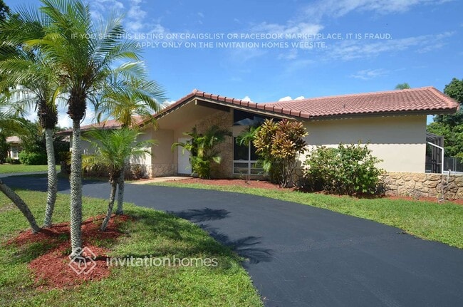 Building Photo - 10851 NW 32nd Ct Rental
