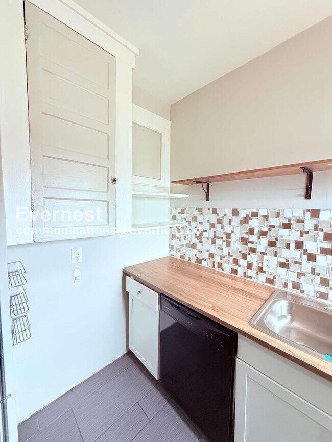 Photo - 504 Westminster St Unidad 2