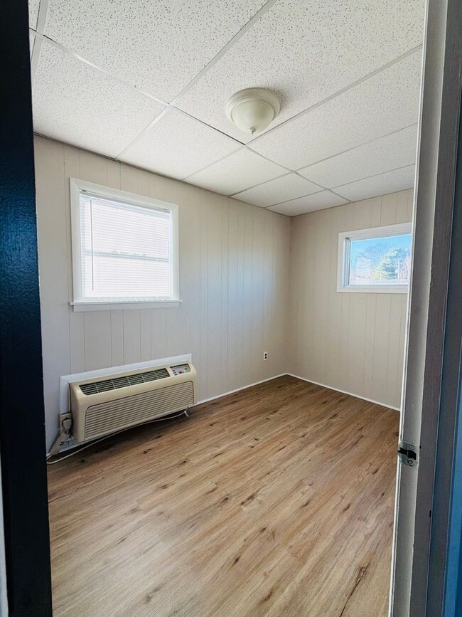 Photo - Modern 1 Bed, 1 Bath in Johnson City — All Utilities Included, Pet Friendly! Unit 206 E Watauga - 2