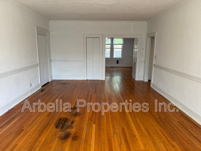 Photo - 703 E Unaka Ave Unit Apt 1