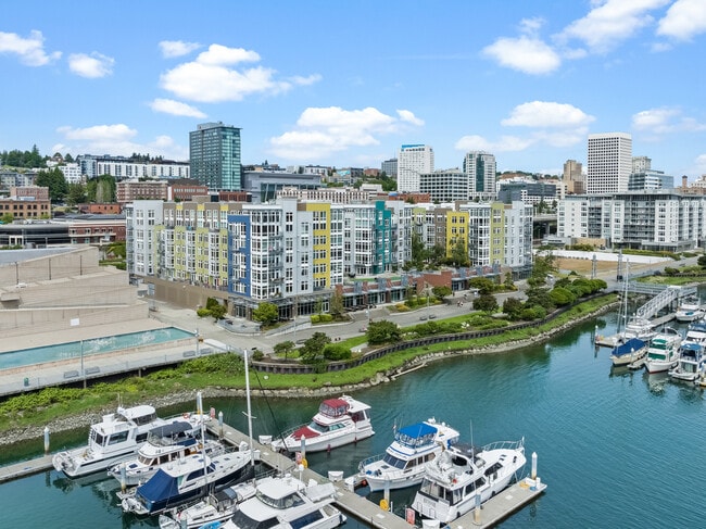 Building Photo - Theas Landing Rental