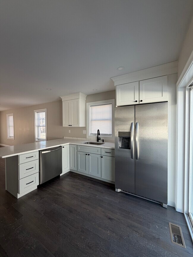 Photo - 93 Waterman Ave