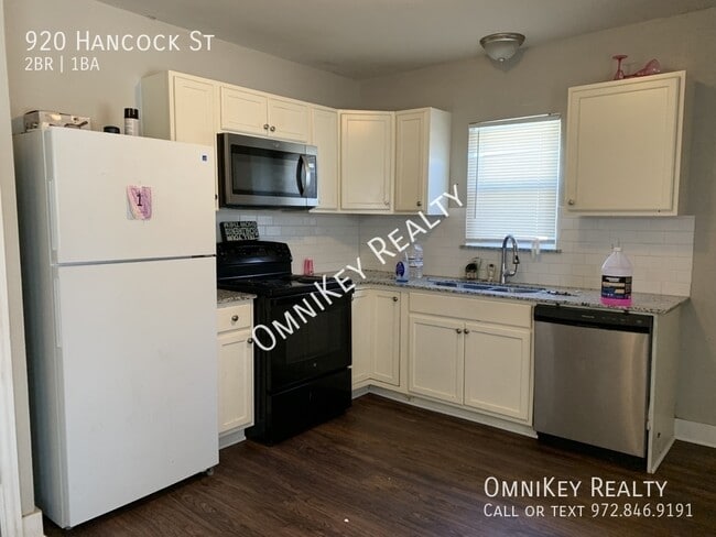 Photo - 920 Hancock St