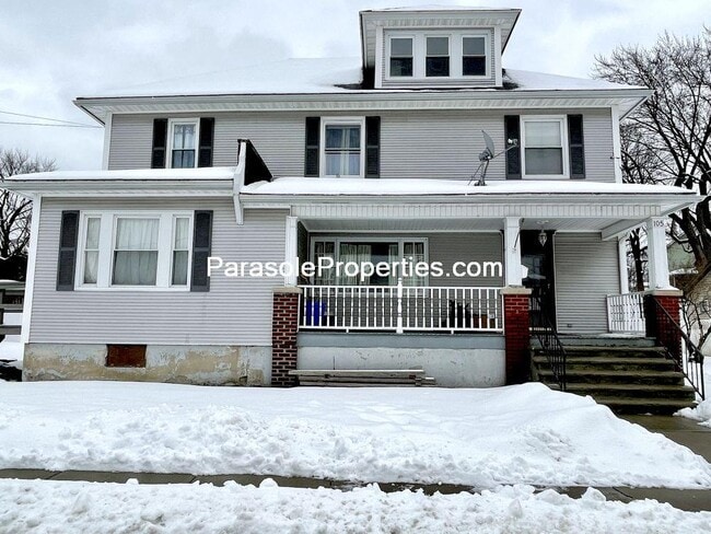 Photo - 105 Lafayette St House