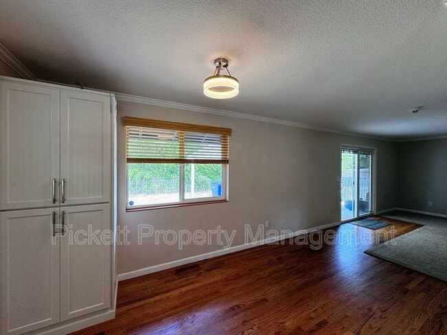 Photo - 2270 Madrona Dr SE