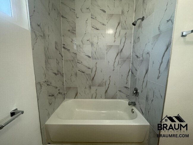 Photo - 6041 Whitsett Ave