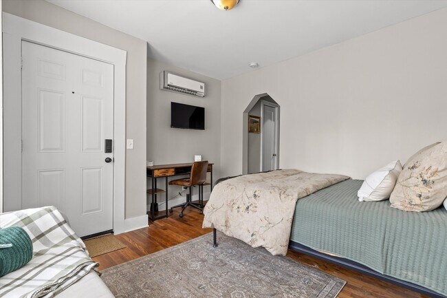 Photo - 525 E Manning St Unidad 2