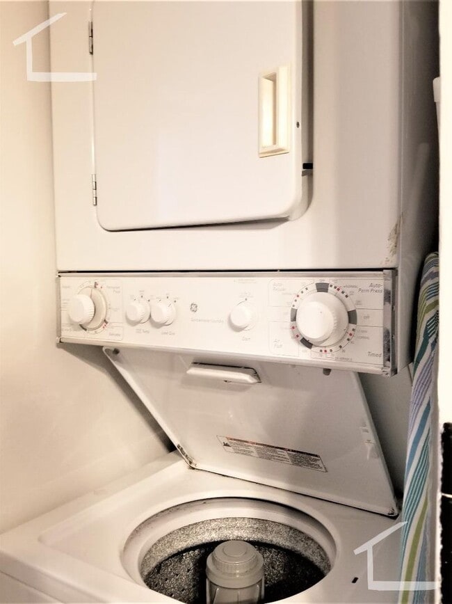 Photo - 2 bed steps to NorthEastern