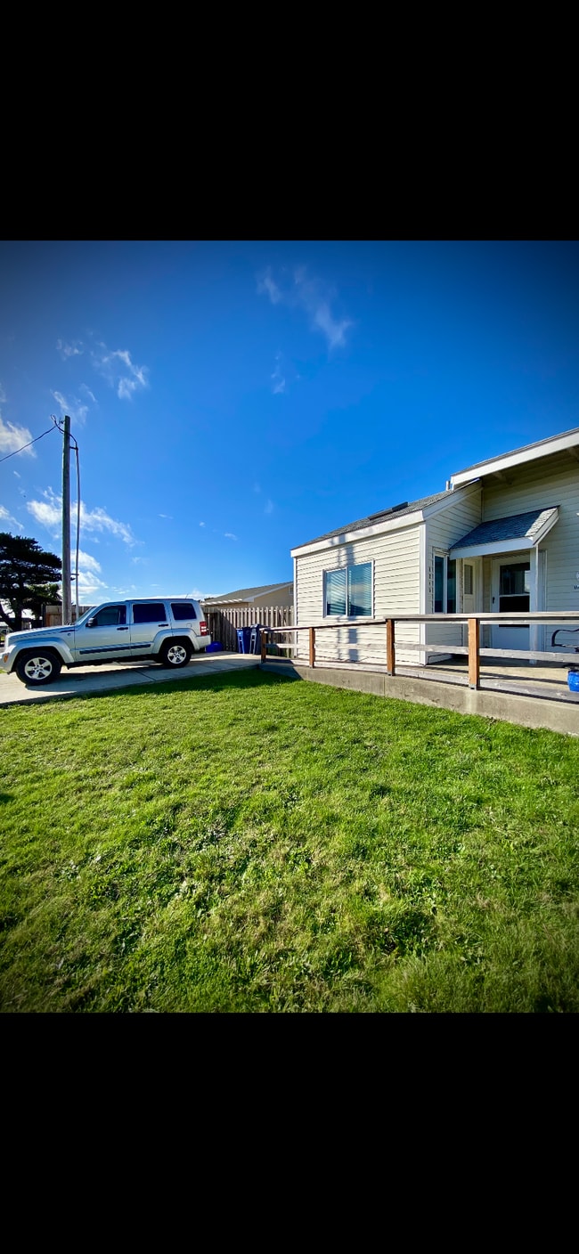 Photo - 1213 Barclay Ln