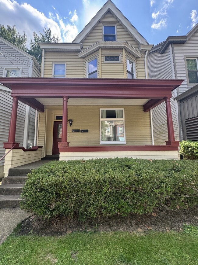 Building Photo - 310 3rd St
