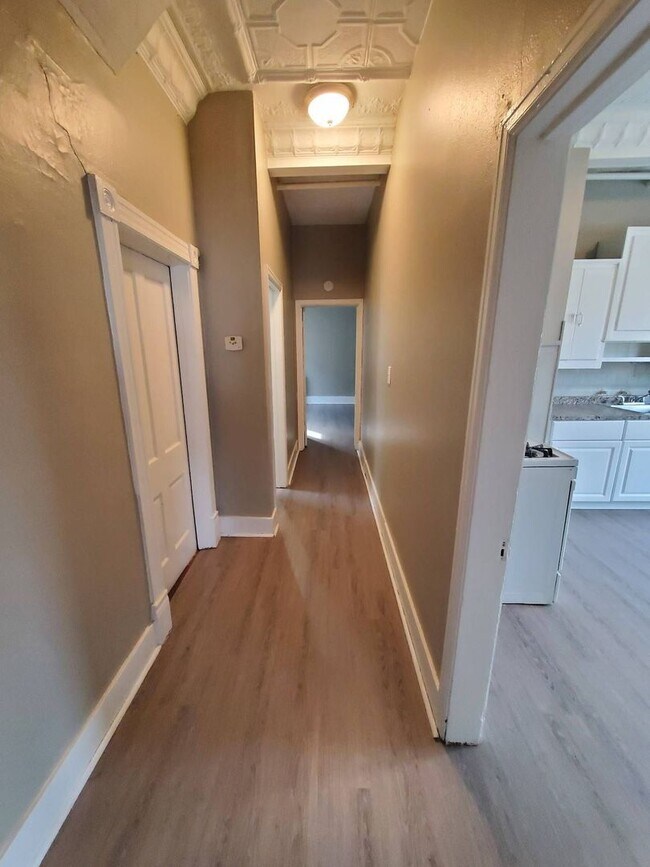 Photo - 2501-2503 S 11th St. / 1105 W Arthur Ave. ... Unidad 2501 Lower