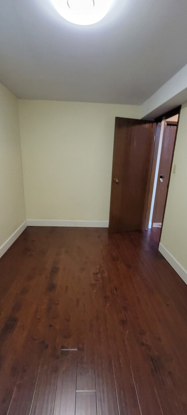 Photo - 7552 17th Av