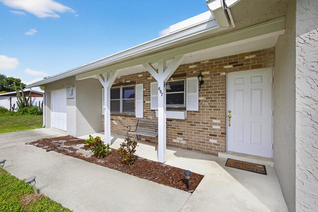 Photo - 607 SE Forgal St