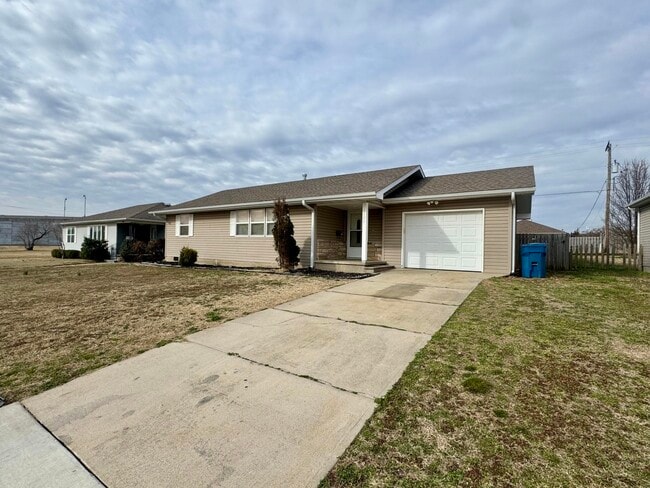 Photo - 1824 Kansas Ave