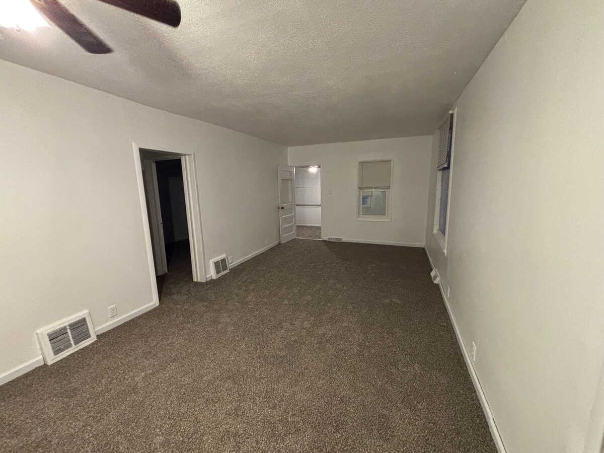 Photo - Spacious 3 Bedroom Home in Council Bluffs ...