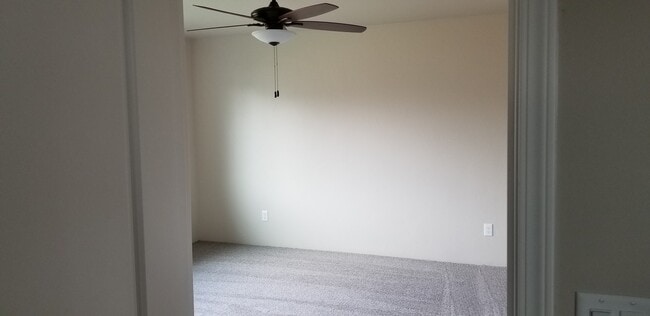 Photo - Redwood Area, Cul-de-sac Home close to Medical and Shopping