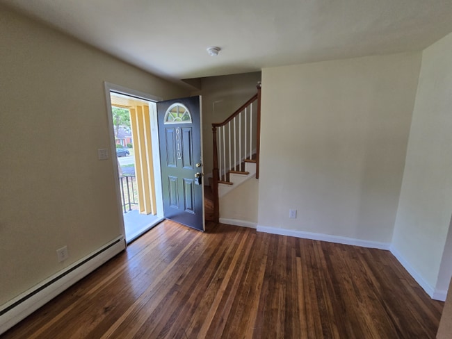 Photo - 6012 Mann Ave