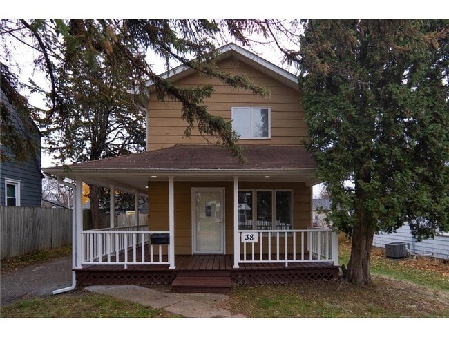 Building Photo - 38 Winona St W