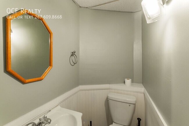 Photo - 4651 Sheldon St