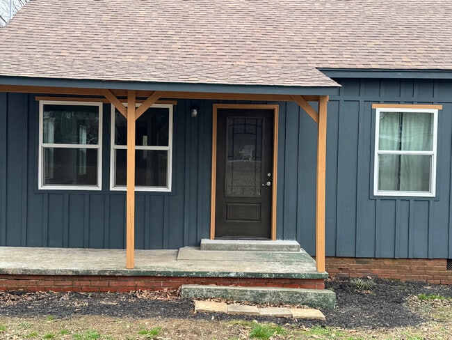 Building Photo - 237 Highview St