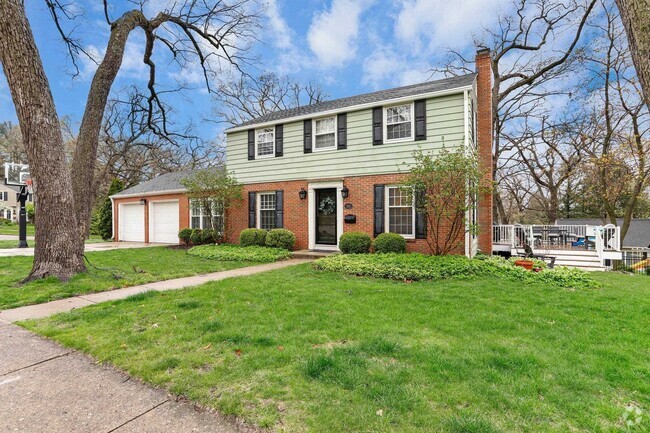 Building Photo - 811 Hiawatha Dr Rental