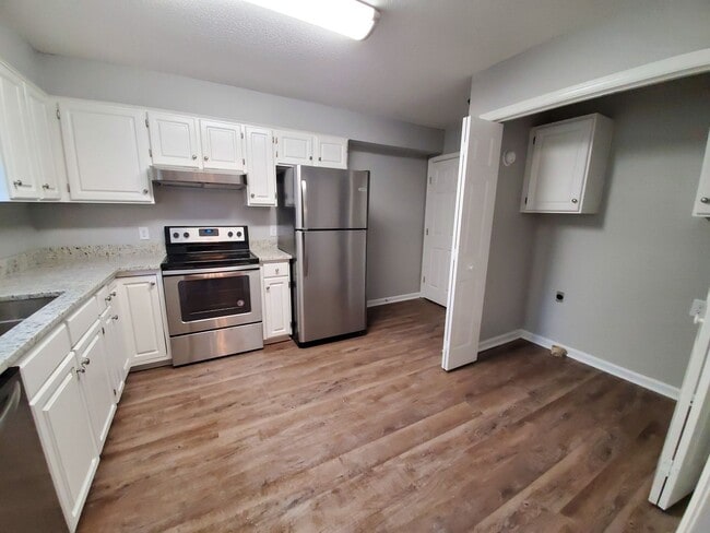 Photo - 453 Brannen Dr