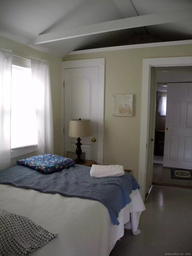 Photo - 621 Fairfield Beach Rd