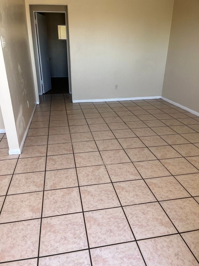 Photo - 2028 Daley St Unit 1