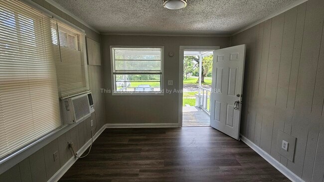 738 Westbrook Rd