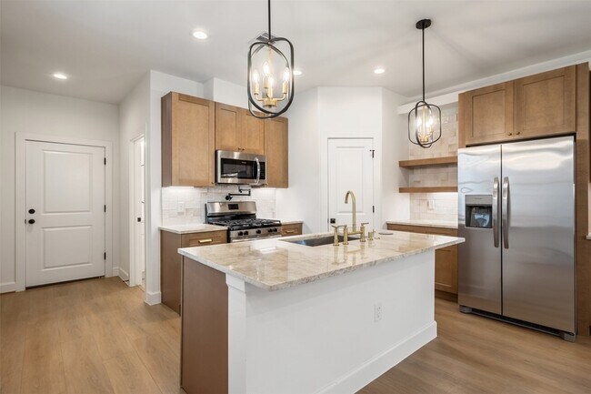 Photo - 884 Prosper St